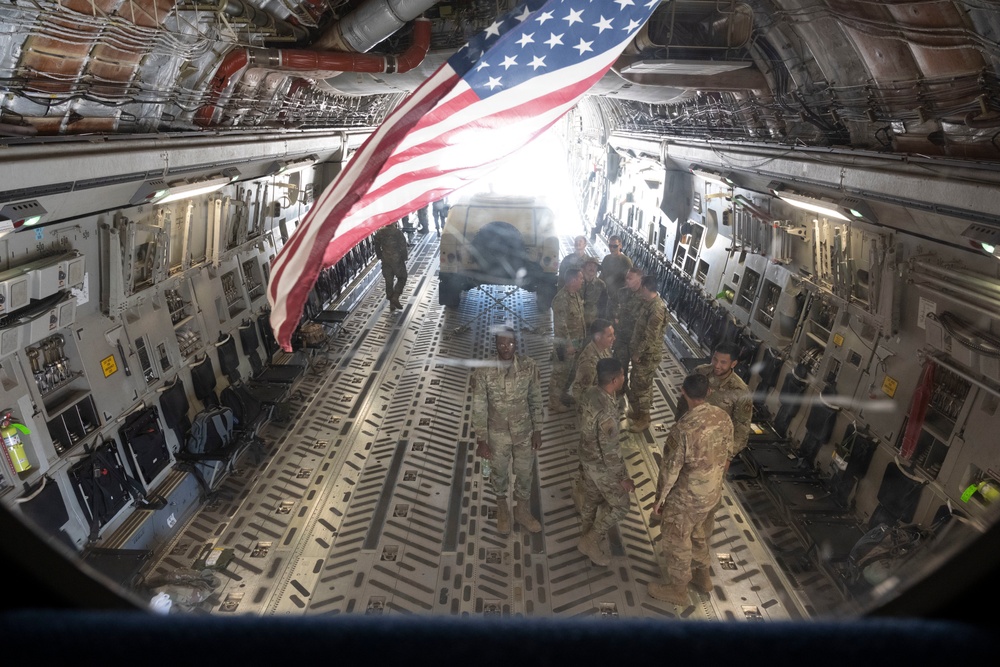 97th AMW Hosts a Pet the Jet Event