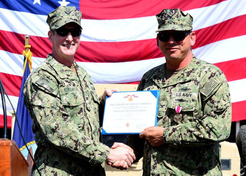 EOD Expeditionary Support Unit 1 Holds Change-of-Command