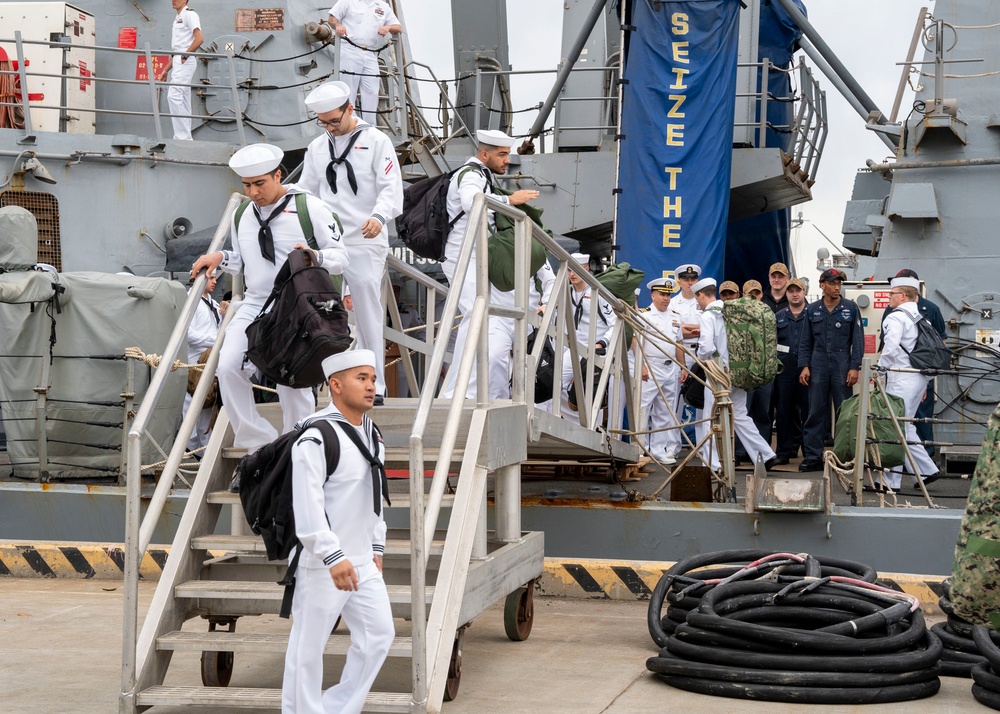 USS Mitscher returns to NAVSTA Norfolk