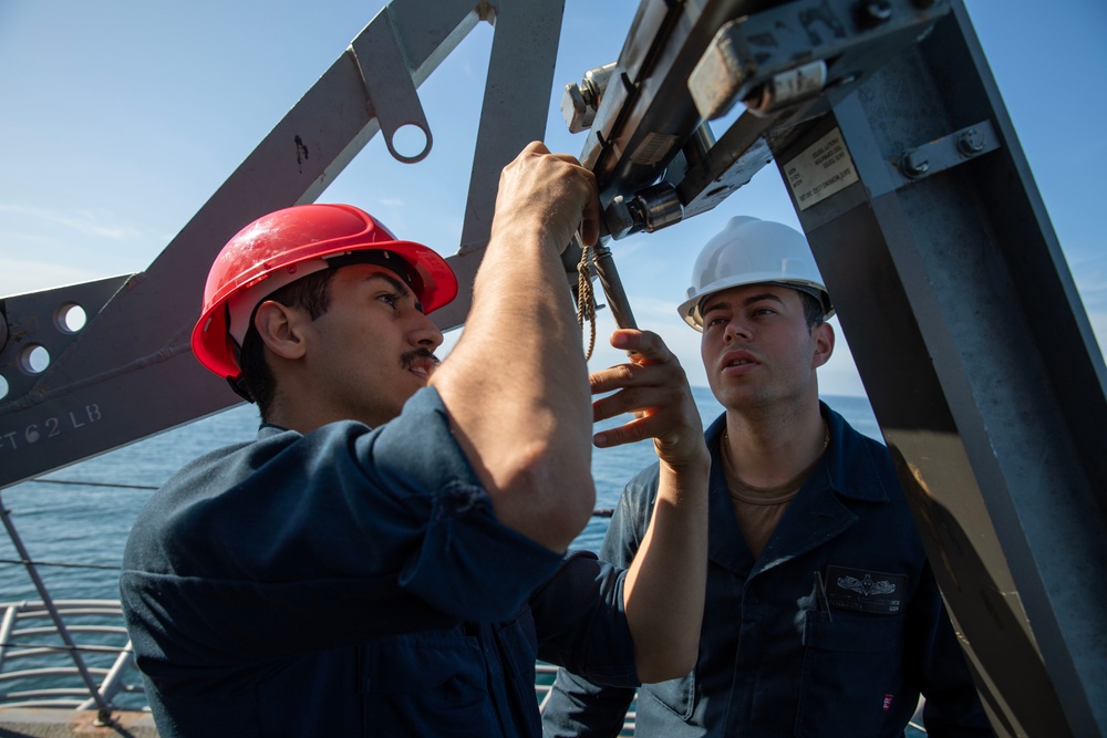 Makin Island FCs Work On RAM Mount