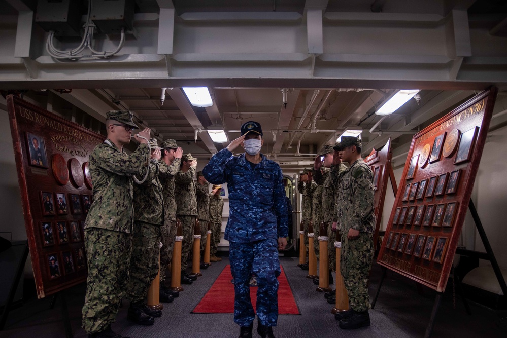 USS Ronald Reagan (CVN 76) Hosts Japan Maritime Self-Defense Force Vice Admiral