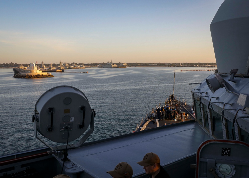 USS Porter (DDG 78) Returning Home