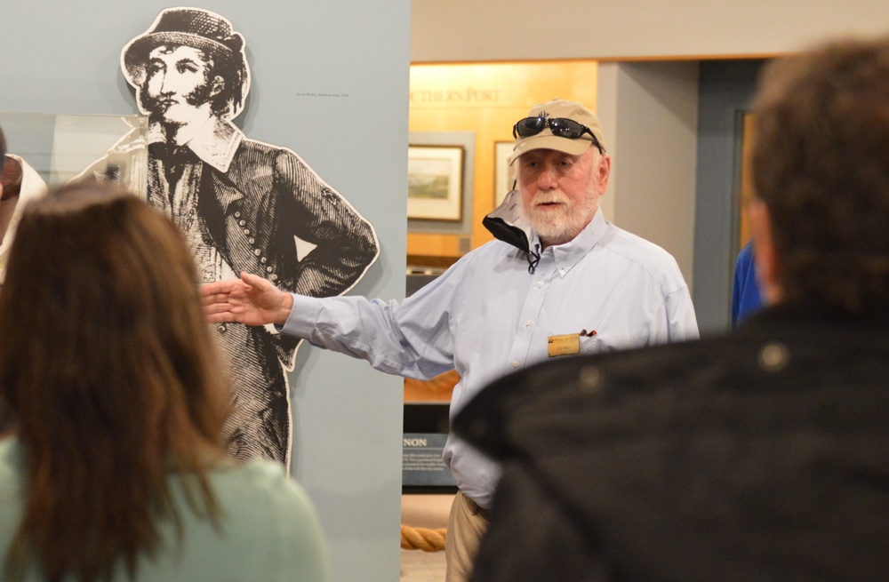 Volunteer Tour at Naval Museum