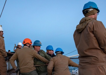 MDSU 2 perform recovery efforts on VAW 120 E-2D Hawkeye.