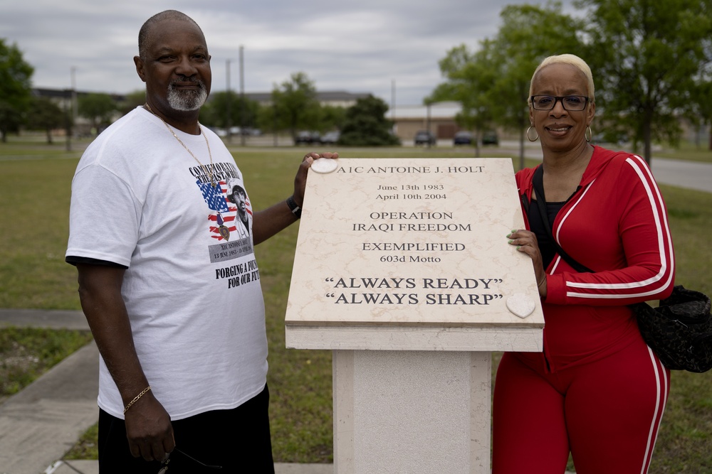 334th TRS runs remembrance 5k