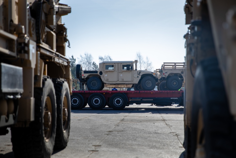 3-29 FA Vehicles Arrive in Torun