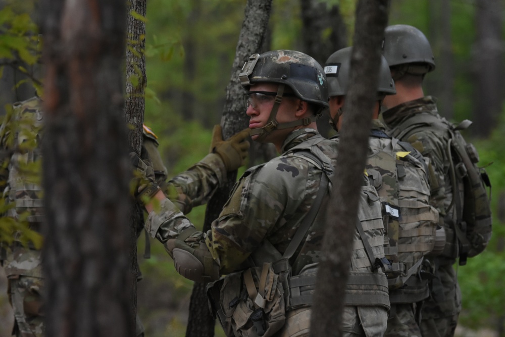 Trainees complete land navigation exercise