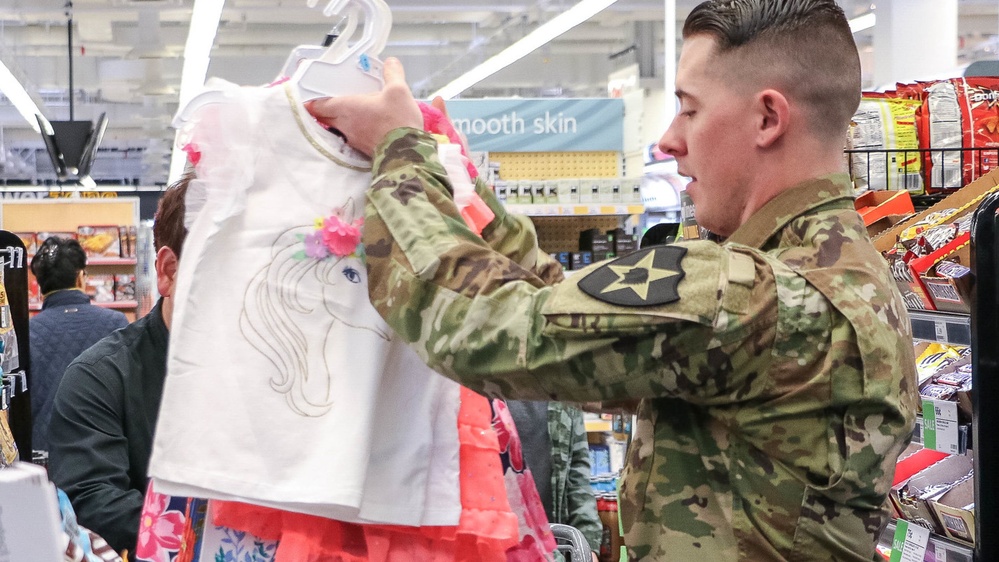 Military Shoppers Rely on Exchange Benefit to Save