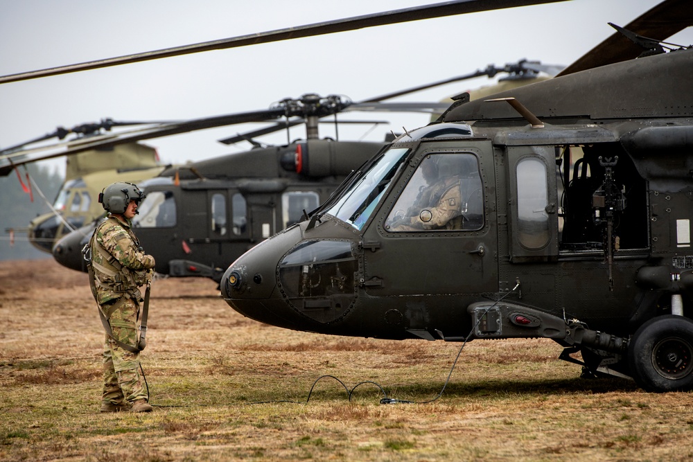 1-214th General Support Aviation Battalion Aerial Gunnery Qualification And Medical Evacuation Training