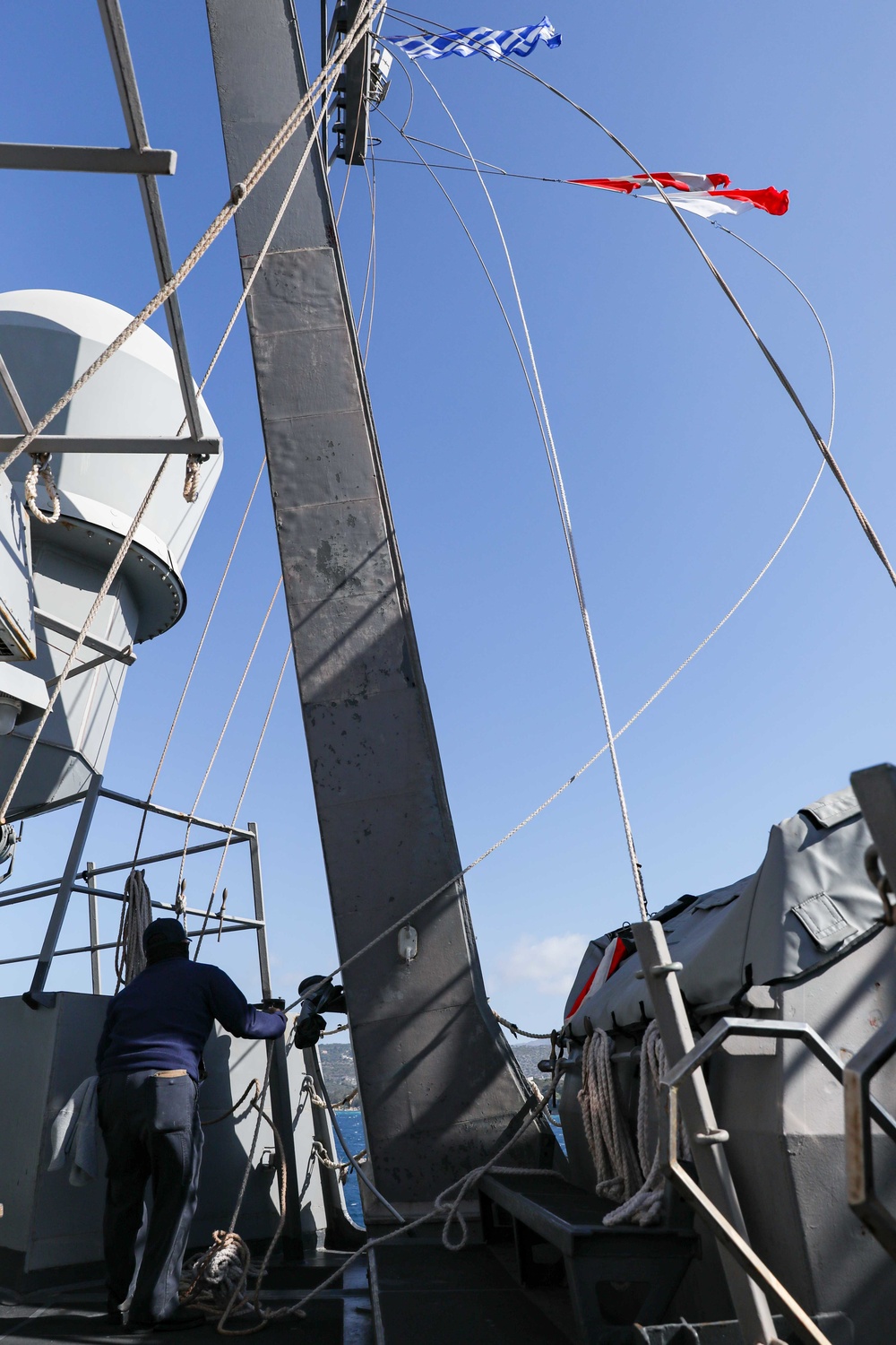 USS Ross enters port in Souda Bay, Greece