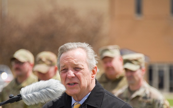 Sen. Dick Durbin Visits 183d Wing