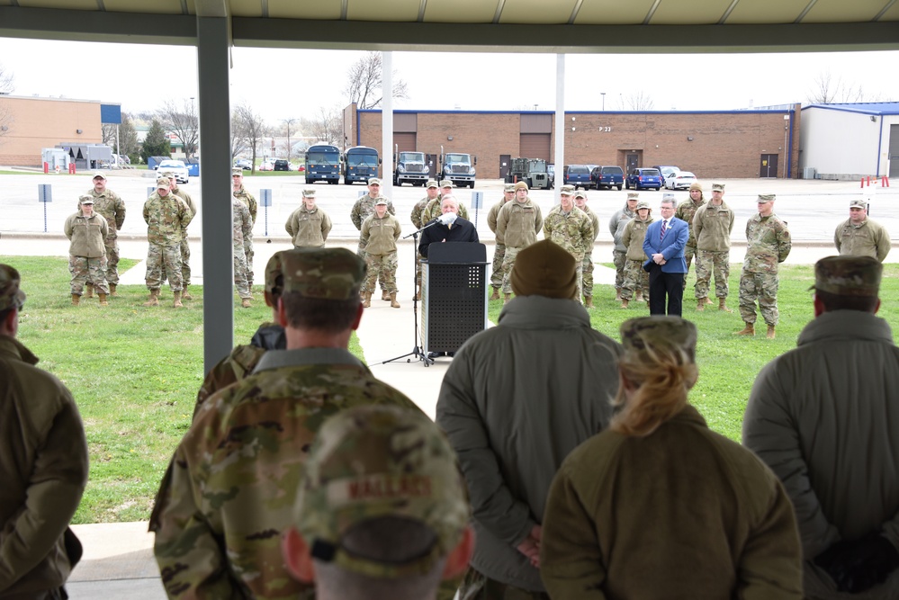 Sen. Dick Durbin Visits 183d Wing