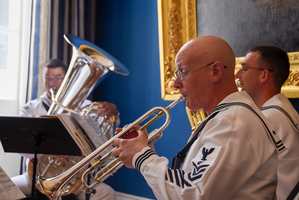 New Orleans Mayor Welcomes Service Members