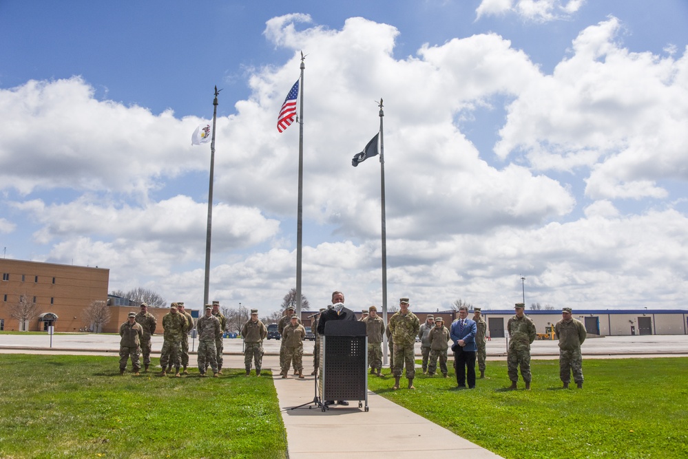 Sen. Dick Durbin Visits 183d Wing