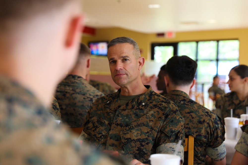 Commanding General visits MCAS Beaufort