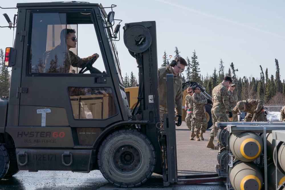 3rd MUNS receives munitions, largest Air Force barge operation