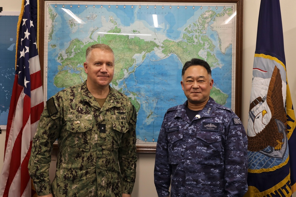 Commander, Fleet Submarine Force visits CSG-7