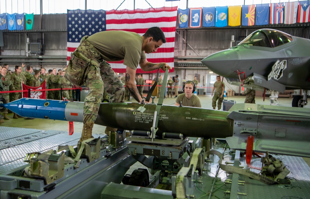 52nd MXG hosts Weapons Load Crew of the Quarter Competition
