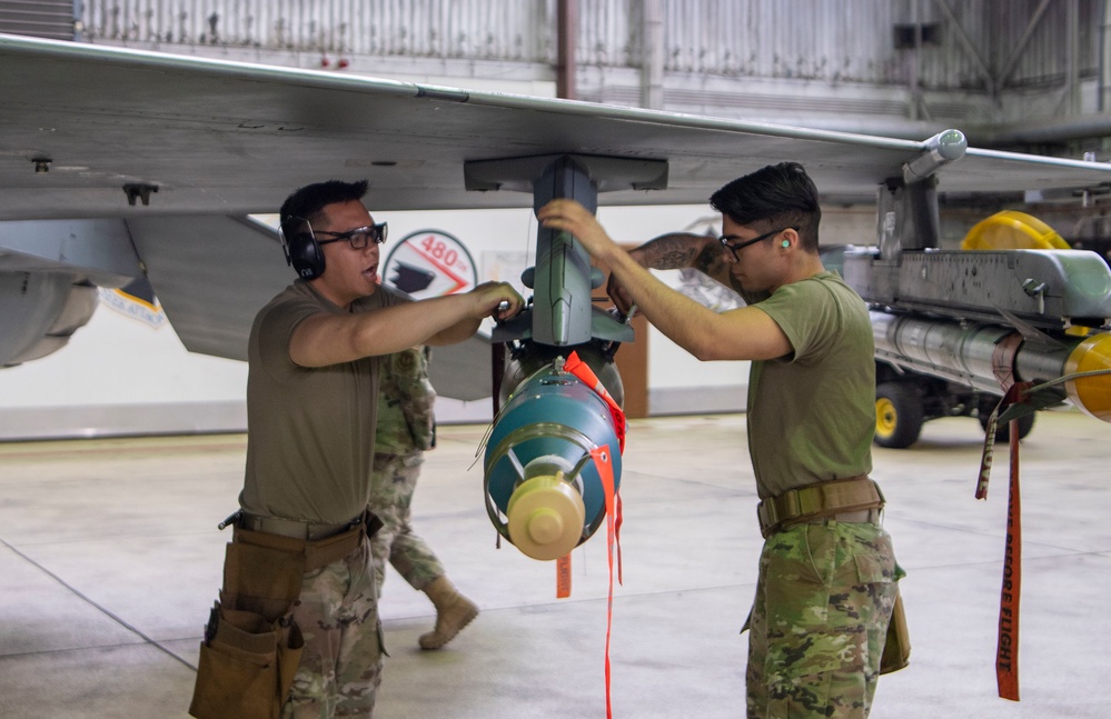 52nd MXG hosts Weapons Load Crew of the Quarter Competition