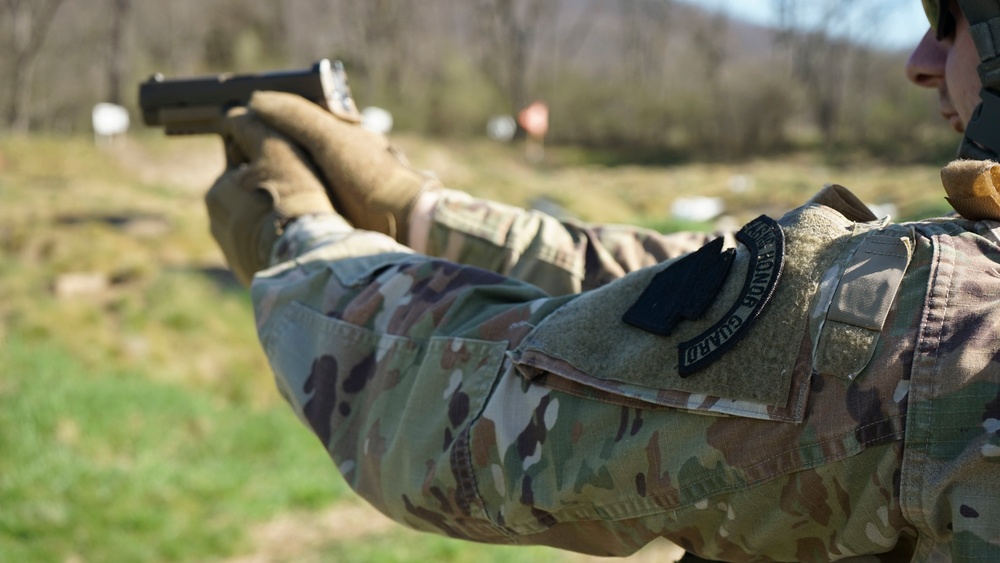Pennsylvania Army Best Warrior Competition: Weapon qualification