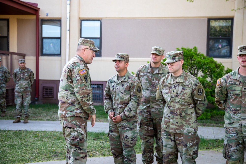 Lt. Gen. Thurgood visits 4-60th ADA