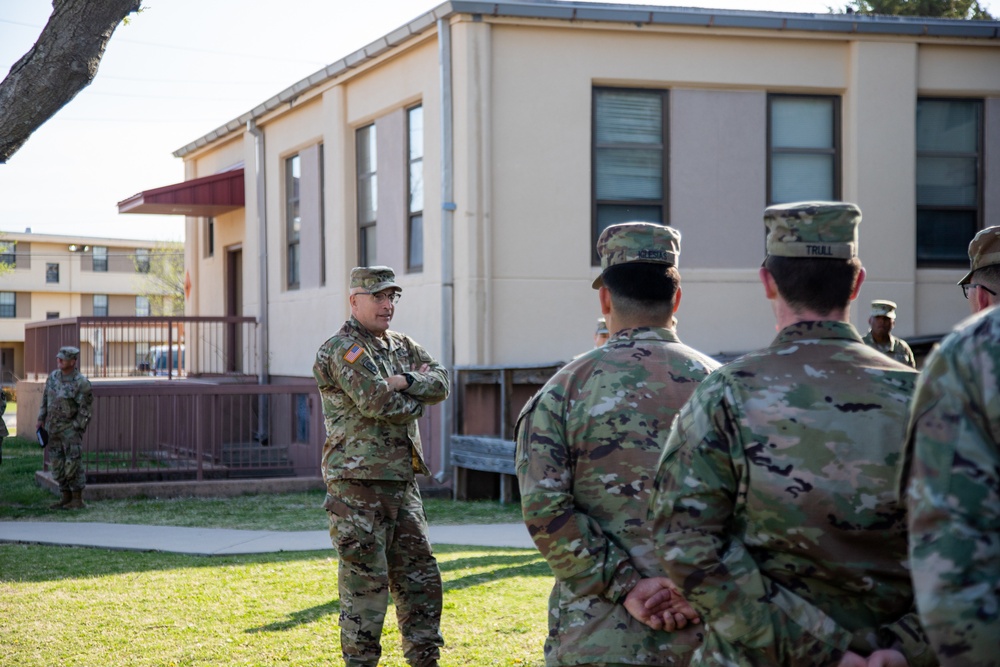 Lt. Gen. Thurgood visits 4-60th ADA