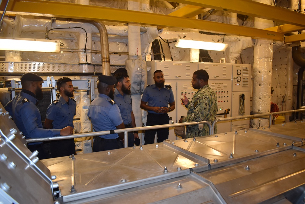 USNS Burlington Conducts Tour and Training to TTO Coast Guard Personnel