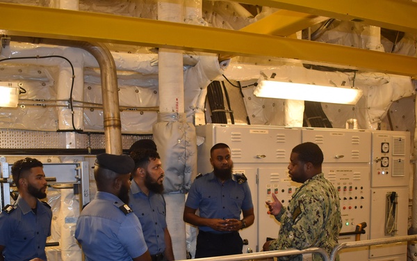 USNS Burlington Conducts Tour and Training to TTO Coast Guard Personnel
