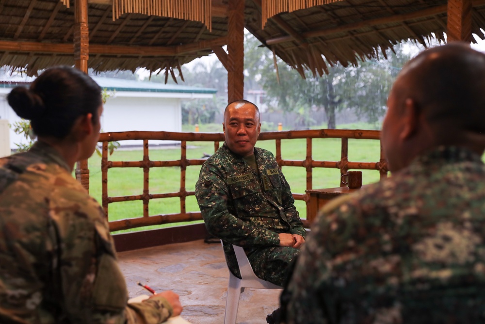 USARPAC Soldiers Meet with Philippine Navy Col. Geiram Aragones