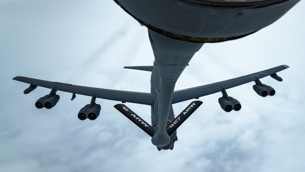91st ARS refuels B-52s