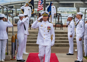USS Tucson Conducts Change of Command