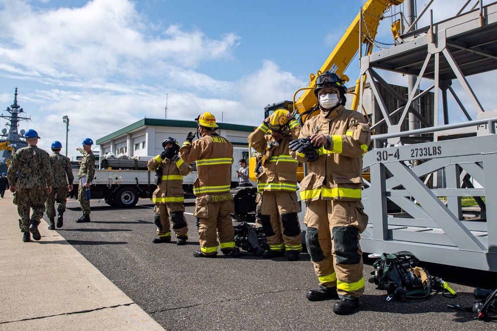 USS America conducts firefighting exercises with CNRJES.