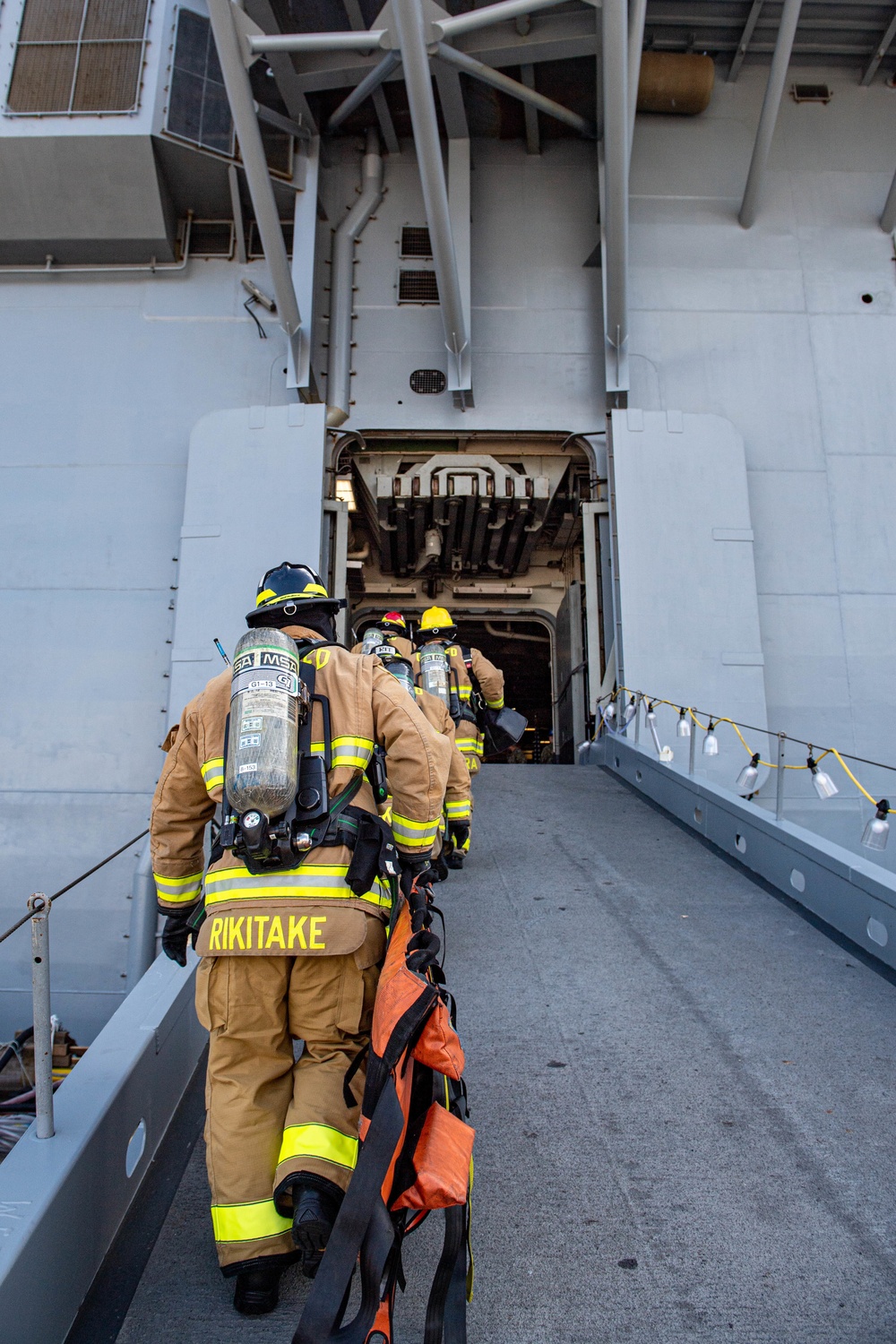 USS America conducts firefighting exercises with CNRJES.