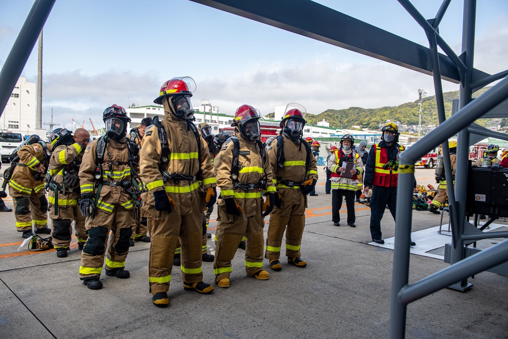 USS America conducts firefighting exercises with CNRJES.