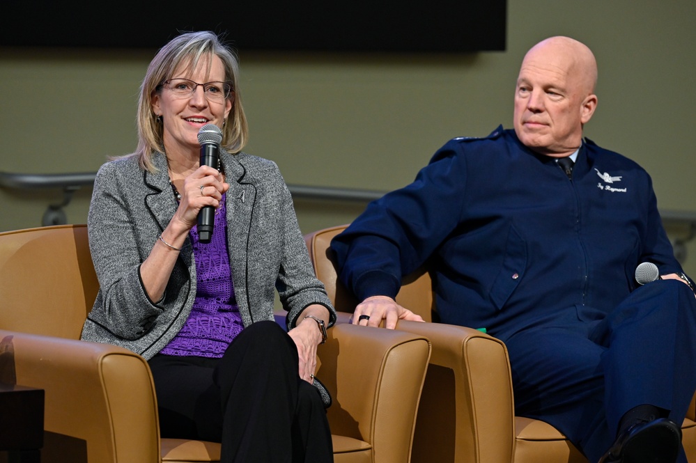 CSAF Brown, CSO Raymond, spouses give SLOC briefing