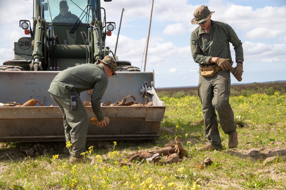 DVIDS - Images - Explosive Ordnance Disposal cleaning Bombing Target 11 ...