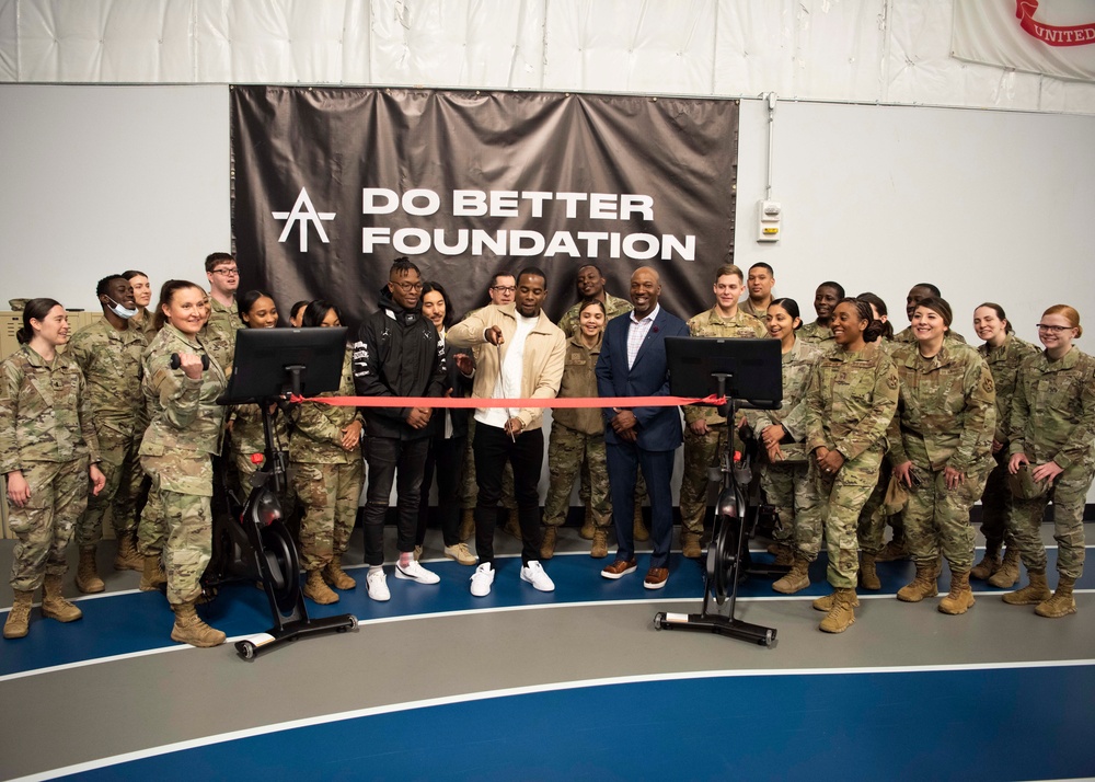 Retired CMSAF Wright, Alex Toussaint discuss mental health awareness with JBA Airmen