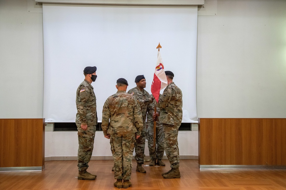 Headquarter company gets new commander