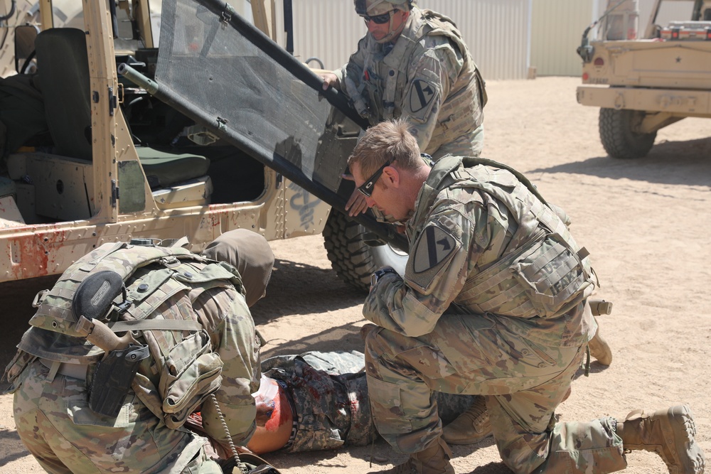 CAV Command Team Visits BLACKJACK BDE Training at NTC over Easter weekend 