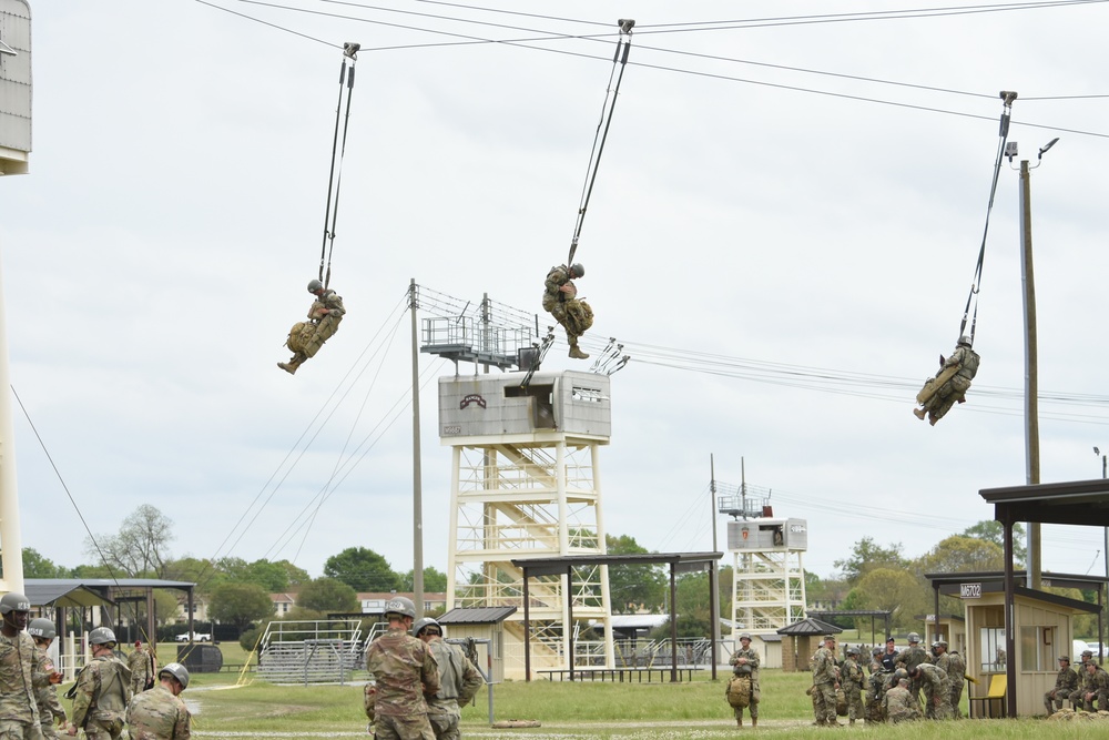 Airborne students complete training