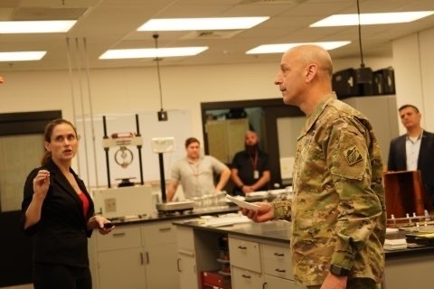 Construction Engineering Research Laboratory welcomes USACE commanding general for meeting and facility tour