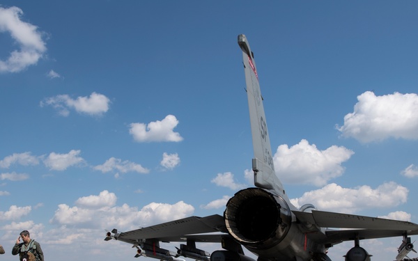 52nd FW vice commander visits deployed Airmen in Romania
