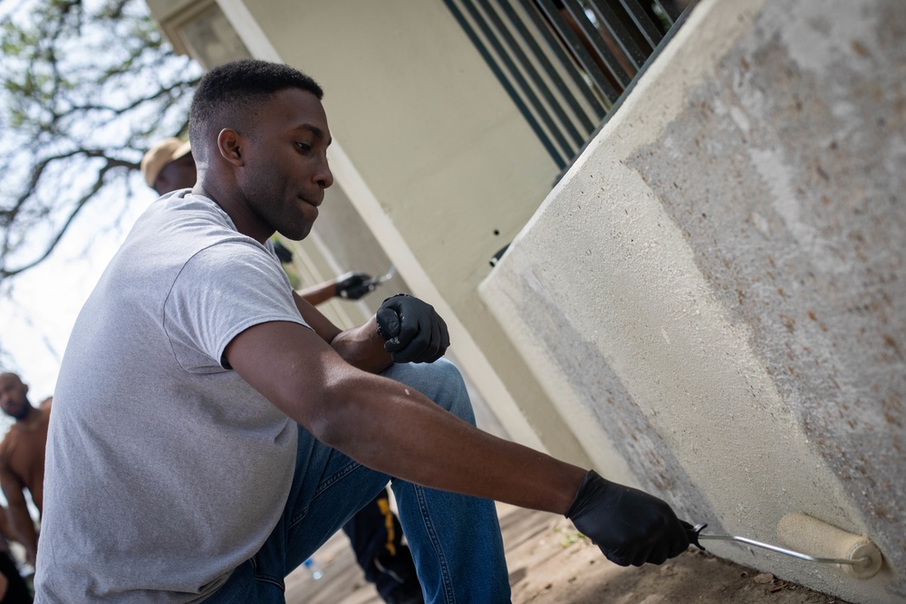 Marines Volunteer for Local Park Beautification Project