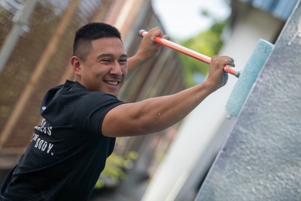 Marines Volunteer for Local Park Beautification Project