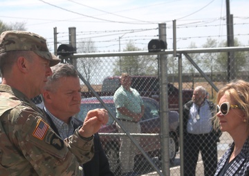 Blackburn visits Fort Campbell, discusses airfield improvements