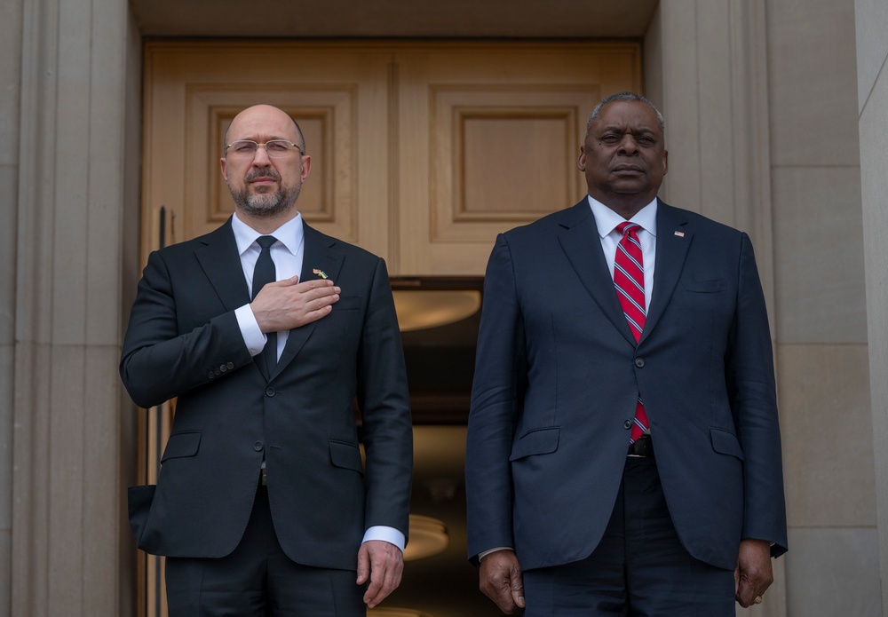 SD, Ukraine bilateral exchange
