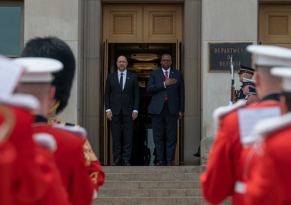 SD, Ukraine bilateral exchange