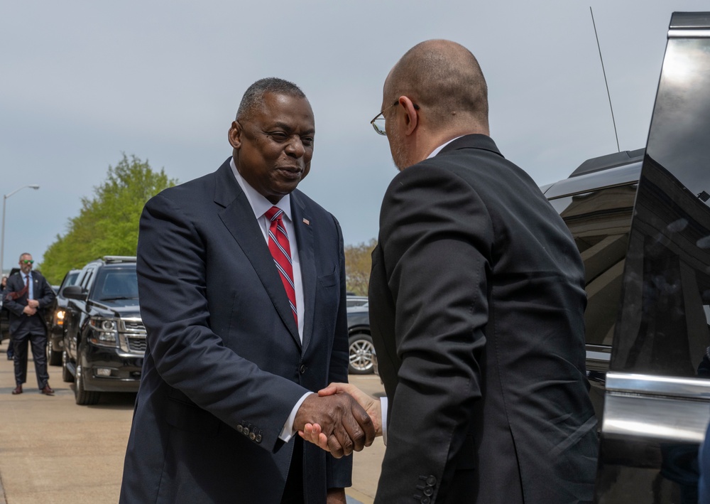 SD, Ukraine bilateral exchange