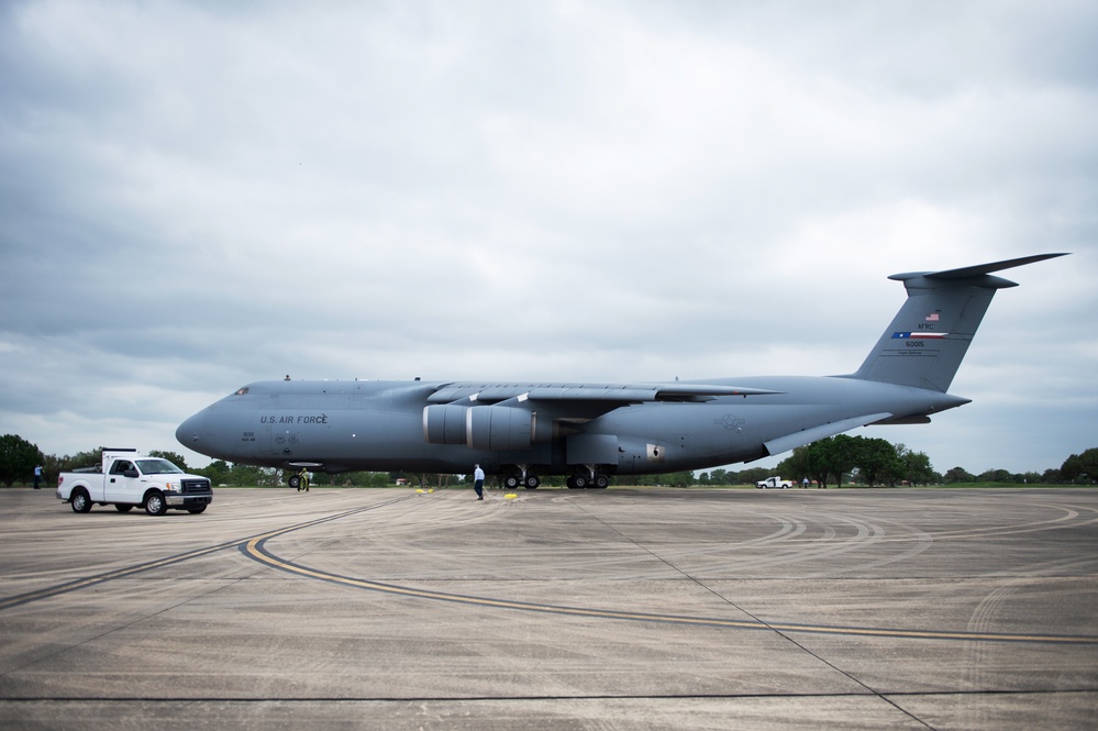 Aircrafts arrive for The Great Texas Airshow static display