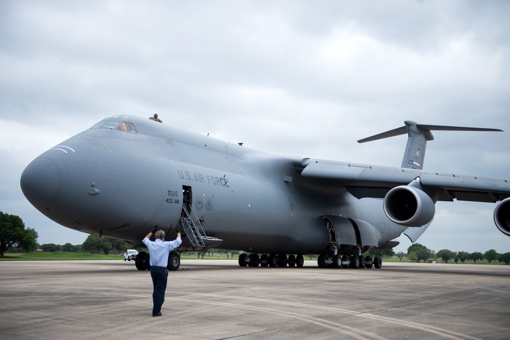 Aircrafts arrive for The Great Texas Airshow static display